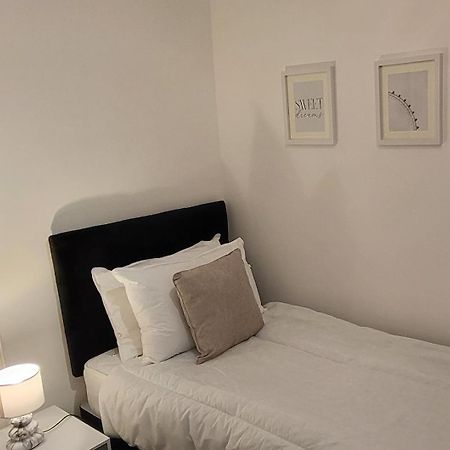Stunning 2 Bedroom Apartment In Canary Wharf - Morland Apartments London Szoba fotó
