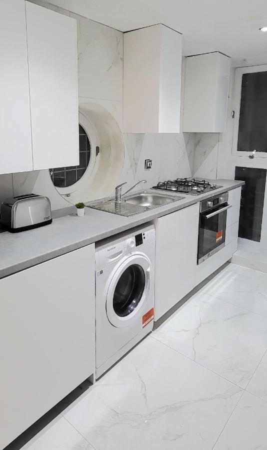 Stunning 2 Bedroom Apartment In Canary Wharf - Morland Apartments London Kültér fotó